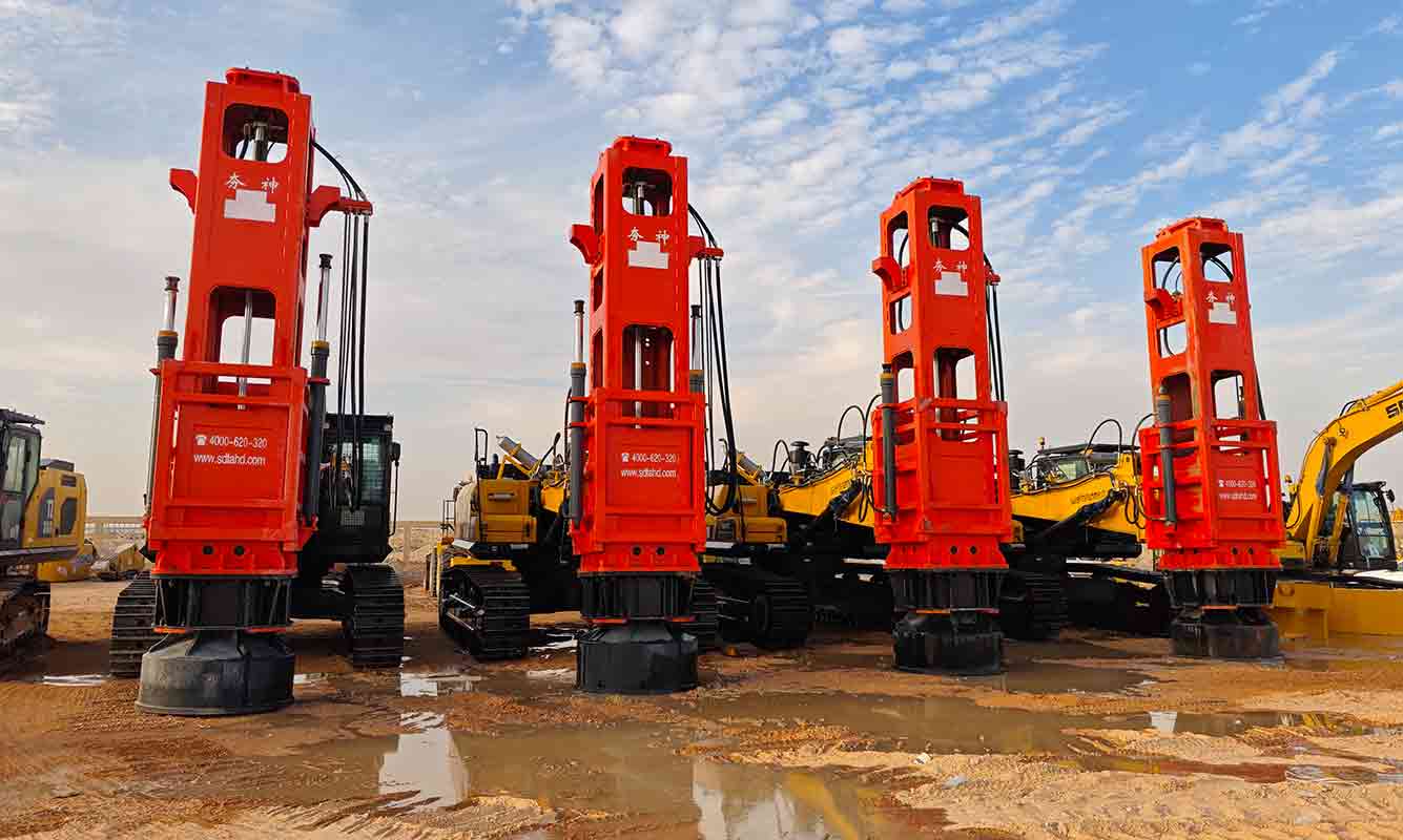 4臺高速液壓夯實機HC150在沙特某工地安裝調試完畢